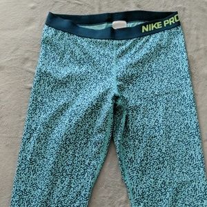 Nike pro women's leggings